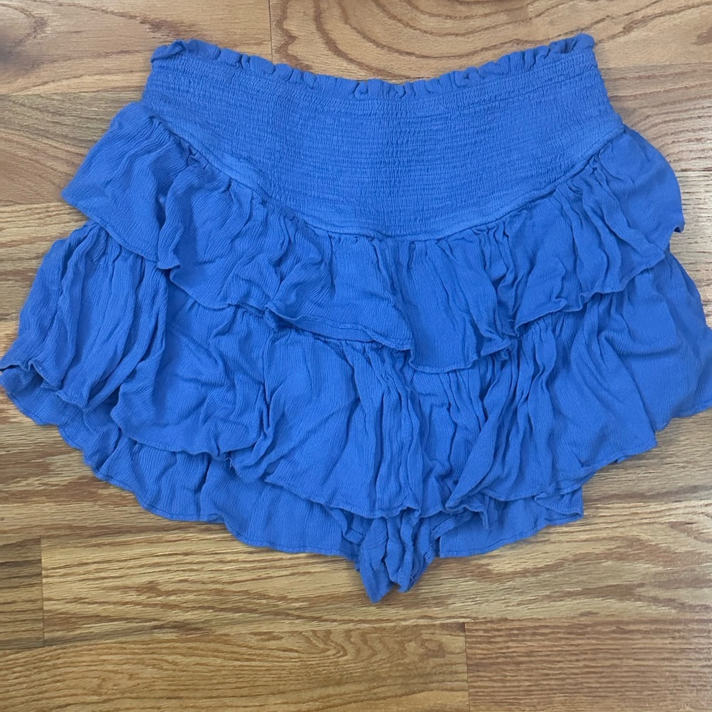 Blue flowy short